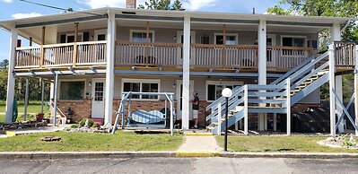 River Country Motor Lodge