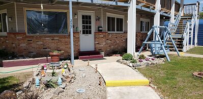 River Country Motor Lodge