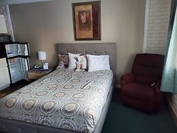 River Country Motor Lodge