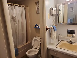 River Country Motor Lodge