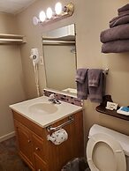 River Country Motor Lodge