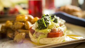 Universal's Loews Sapphire Falls Resort