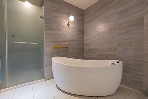 Lilai Travel - Lilia Motel