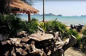 Thiw Son Beach Resort