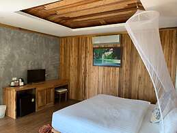 Thiw Son Beach Resort