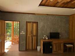 Thiw Son Beach Resort