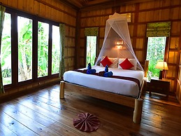 Thiw Son Beach Resort