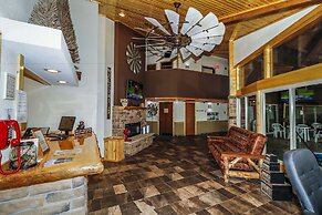 The Round Barn Lodge