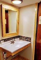 The Round Barn Lodge