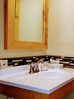 The Round Barn Lodge