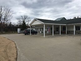 Scully's Manistee Outpost Motel