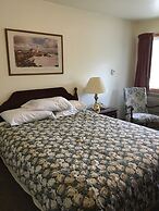 Scully's Manistee Outpost Motel