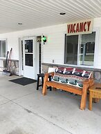 Scully's Manistee Outpost Motel