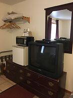 Scully's Manistee Outpost Motel