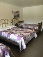 Scully's Manistee Outpost Motel