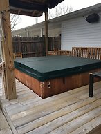 Scully's Manistee Outpost Motel