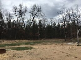 Scully's Manistee Outpost Motel
