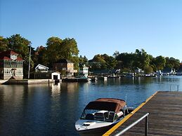 Capricorn Motel Royale Thousand Islands