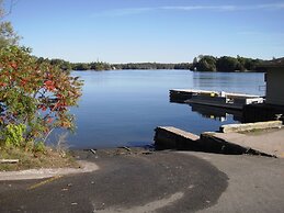 Capricorn Motel Royale Thousand Islands