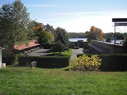 Capricorn Motel Royale Thousand Islands