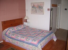 Capricorn Motel Royale Thousand Islands