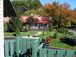 Capricorn Motel Royale Thousand Islands