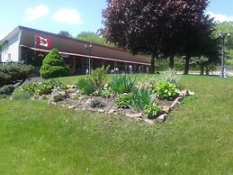 Capricorn Motel Royale Thousand Islands