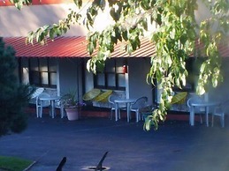 Capricorn Motel Royale Thousand Islands