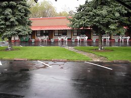 Capricorn Motel Royale Thousand Islands