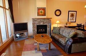 Sullivan Stone Lodge by Rocky Now