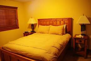 Timber Stone Lodge by RMA