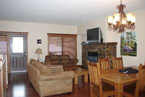 Timber Stone Lodge by RMA