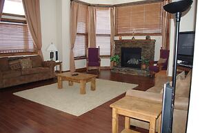 Timber Stone Lodge by RMA