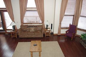 Timber Stone Lodge by RMA