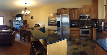 Timber Stone Lodge by RMA