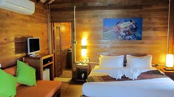Ten Moons Lipe Resort