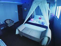 Fuchia Hotel