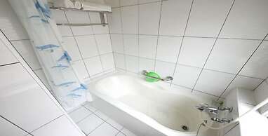 Fuchia Hotel