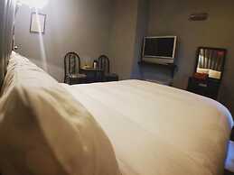 Fuchia Hotel