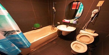 Fuchia Hotel