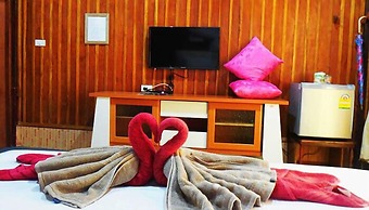 Zanom Sunrise Beach Resort