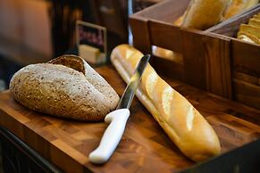 Media Hotel & Residence