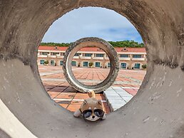 Howard Kenting Wonder House