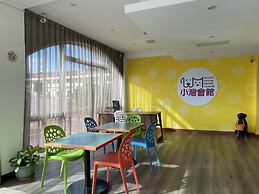 Howard Kenting Wonder House