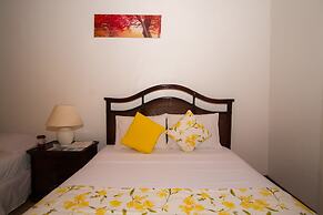 Kings Landing Hotel
