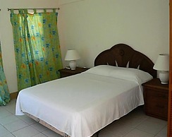 Kings Landing Hotel