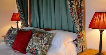 Delphi Lodge & Estate