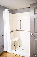 Baymont by Wyndham Midland Center