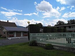 Northern Peaks Motor Inn