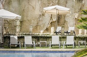 Exe Cunit Suites & Spa